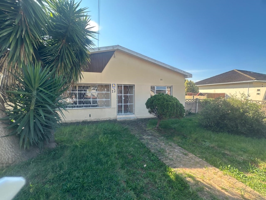3 Bedroom Property for Sale in Bothasrus Eastern Cape